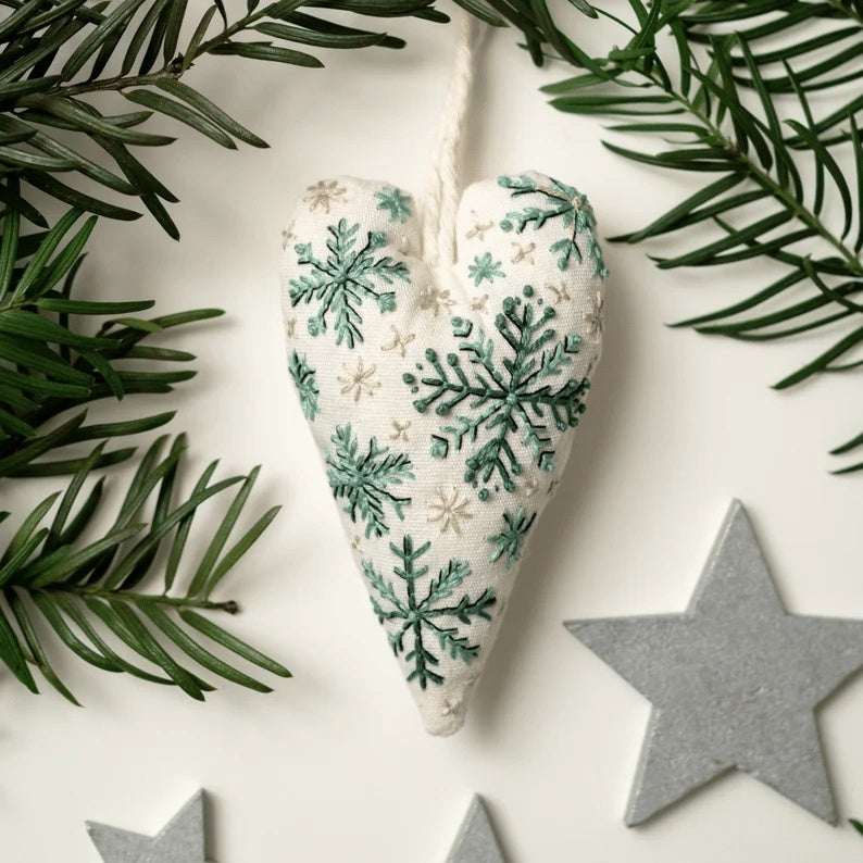💖DIY Heart Shaped Hand Embroidered Christmas Ornament / Ornament Kit